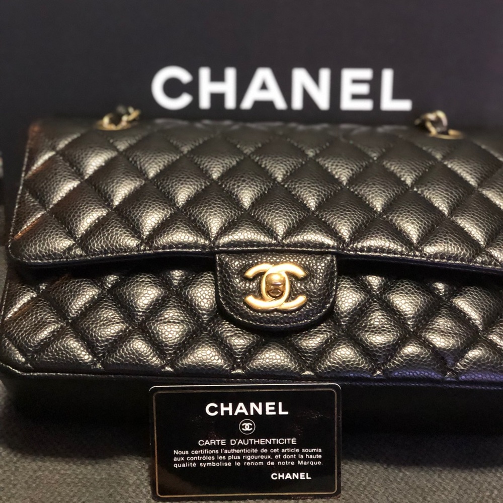 Authentic Chanel classic medium flap bag Caviar